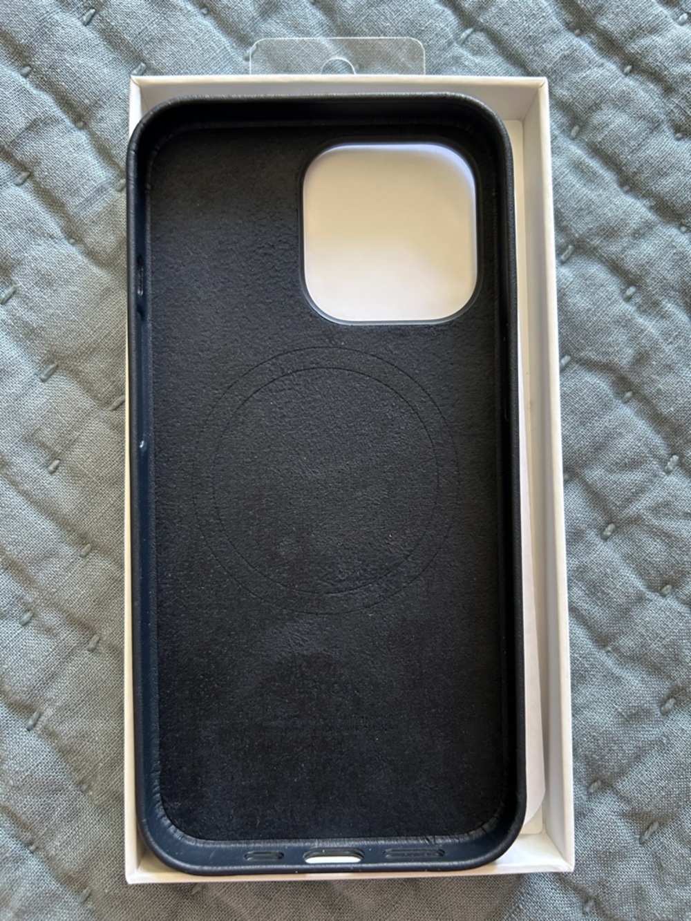 NWT iPhone 13 Pro Black Leather Case Magsafe - Picture 4 of 5